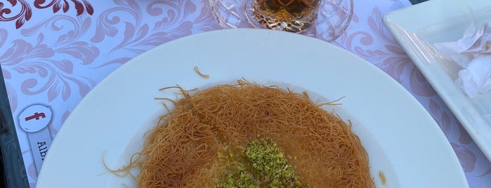 Кунафа с пчелиным медом