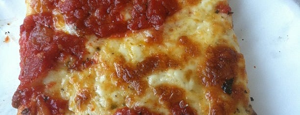 SoHo Pizza is one of Orte, die Tamara gefallen.