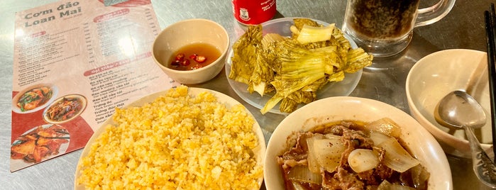Cơm Đảo Gà Rang Thái Hưng Lâu is one of Eating Hà Nội.