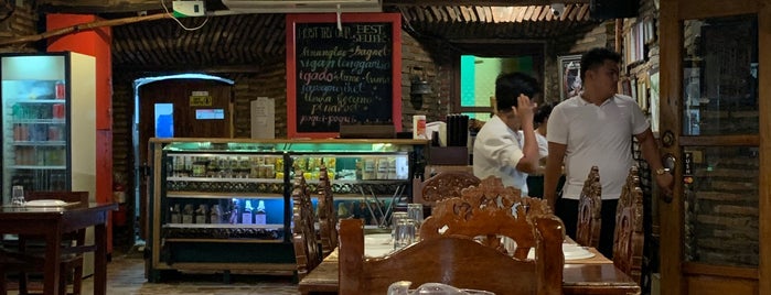 Cafe Uno is one of Norte de Luzón 2016.