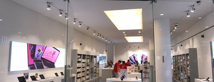iDigital is one of Apple Stores around the world.