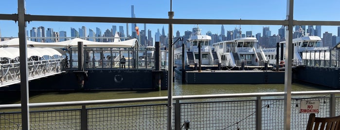 NY Waterway Ferry Terminal Port Imperial is one of Lieux qui ont plu à NY Waterway.