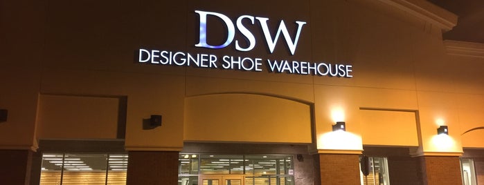 DSW Designer Shoe Warehouse is one of Christine'nin Beğendiği Mekanlar.