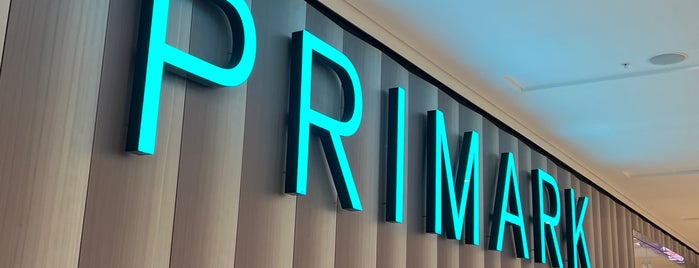 Primark is one of Christinaさんのお気に入りスポット.