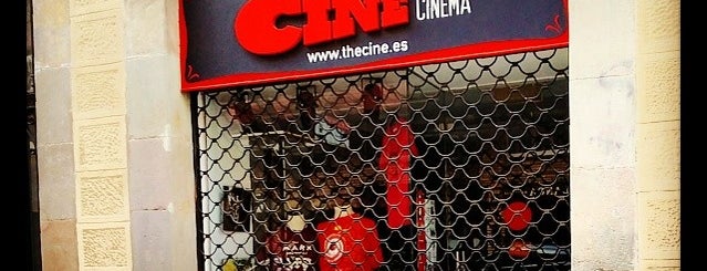 The Cine: la botiga del cinema is one of TIENDAS RARAS.