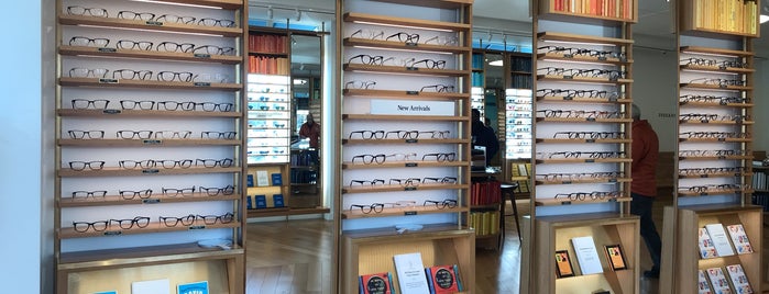 Warby Parker is one of Tempat yang Disukai dedi.