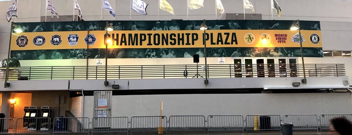 Championship Plaza, Food Trucks is one of Ballparks!.