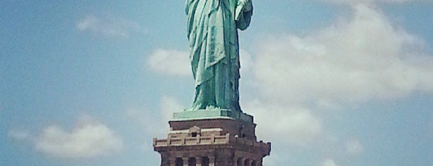 Статуя Свободы is one of New York City.