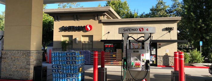 Safeway Fuel Station is one of My Places.