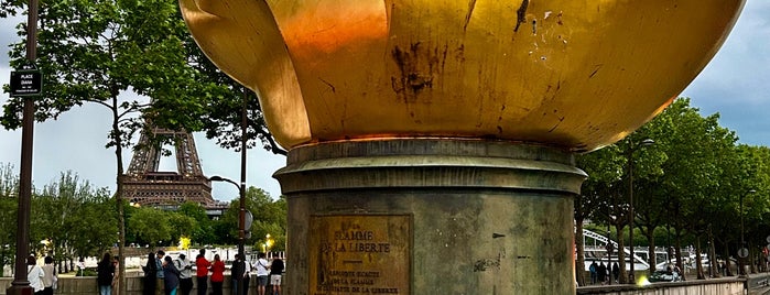 Flamme de la Liberté is one of Париж.