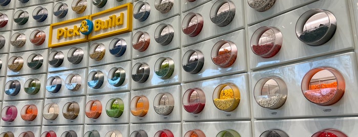 The LEGO Store is one of Epic's Saved Places.