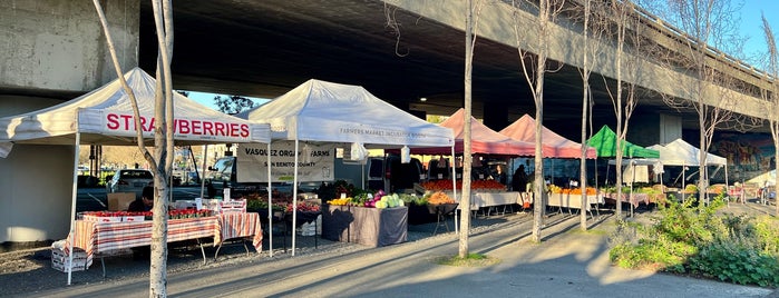 Grand Lake Farmers Market is one of Golden Coast.