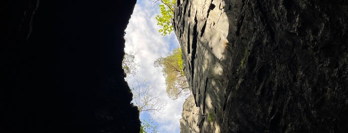 Stenebo Gruva is one of สถานที่ที่ Henrik ถูกใจ.