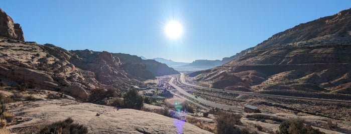 Park Avenue Viewpoint is one of Utah:canyons & arches.