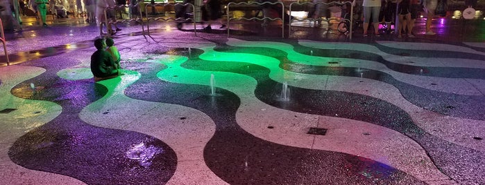 Universal Citywalk Splashpad is one of Kimmie's Saved Places.