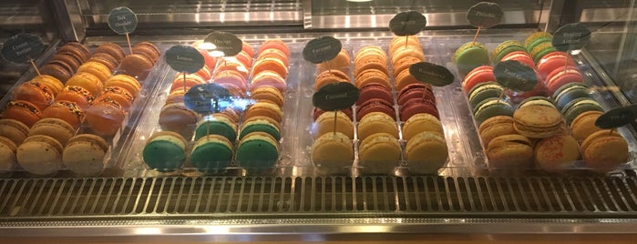 Queen City Cupcakes is one of New York food.