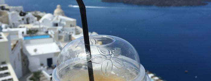 Häagen-Dazs Café is one of Santorini.