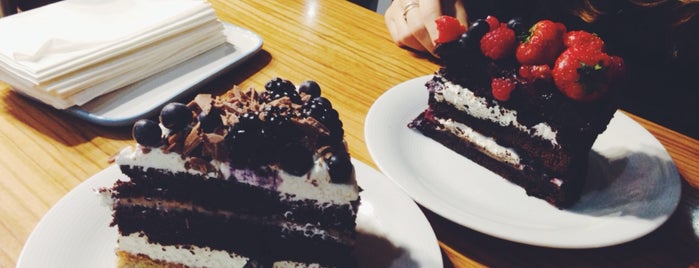 I Love Cake is one of Tempat yang Disukai Arina.