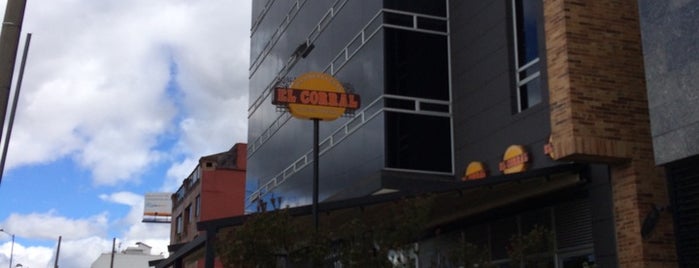 Hamburguesas El Corral is one of สถานที่ที่ Lina ถูกใจ.
