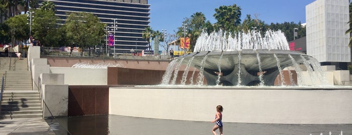 Civic Center-Grand Park is one of Places to Photograph.