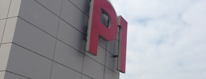 Haneda Airport Parking (P1) is one of Minami 님이 좋아한 장소.