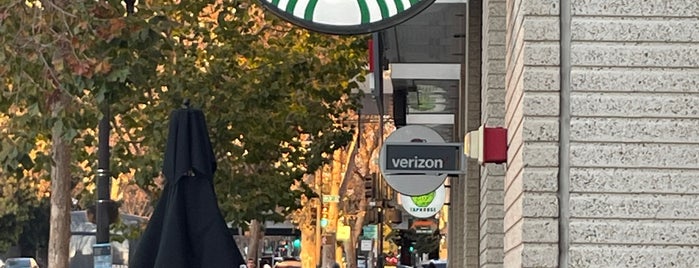 Starbucks is one of Kevin : понравившиеся места.