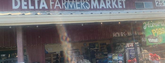 Delta Farmers Market by the Tower is one of Jen 님이 좋아한 장소.