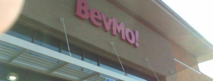 BevMo! is one of สถานที่ที่ christine ถูกใจ.