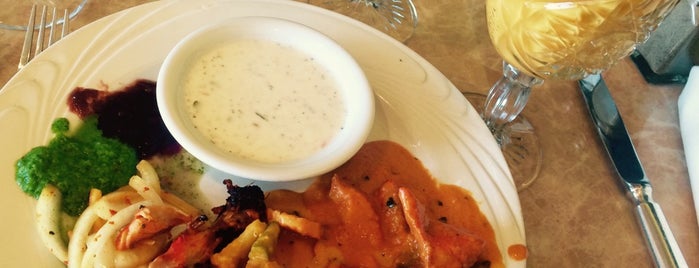 Karma Indian Cuisine is one of Posti che sono piaciuti a Brad.