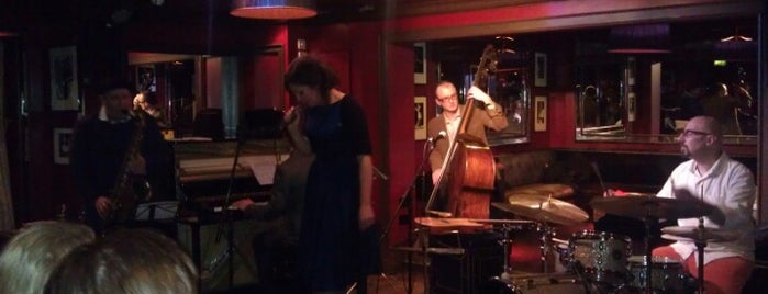 Ronnie Scott's Jazz Club is one of London ToDo.