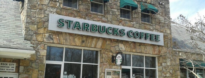 Starbucks is one of สถานที่ที่ Emyr ถูกใจ.