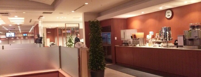 Airport Lounge - North is one of สถานที่ที่ Atsushi ถูกใจ.