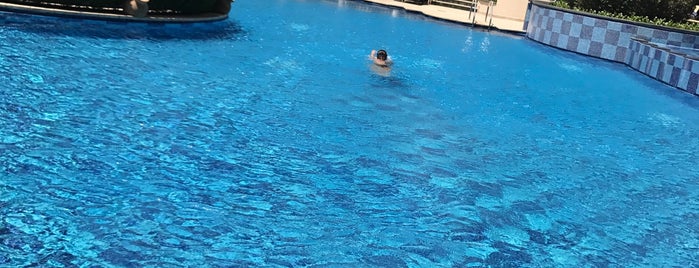 Swimming Pool Standpoint is one of JOY'un Beğendiği Mekanlar.