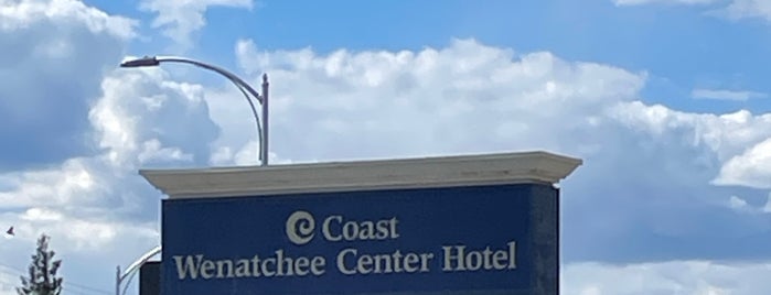 Coast Wenatchee Center Hotel is one of Gayla'nın Beğendiği Mekanlar.