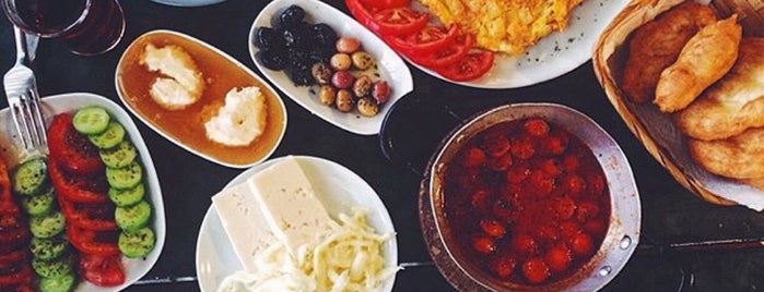 Pişi Breakfast & Burger is one of Posti che sono piaciuti a Gökçe.