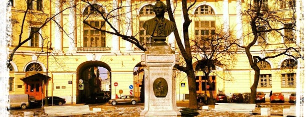 Комитет по государственному контролю, использованию и охране памятников истории и культуры (КГИОП) is one of สถานที่ที่ Алексей ถูกใจ.