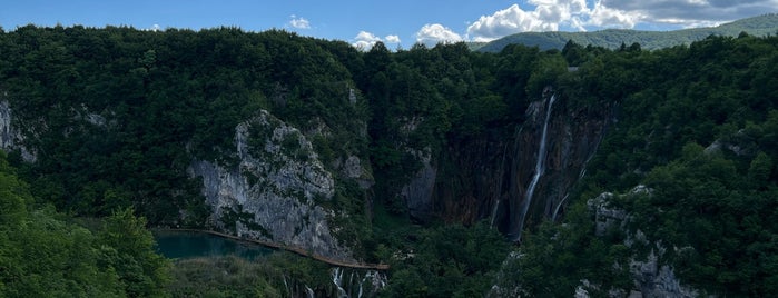 Parc National des lacs de Plitvice is one of Zagreb.