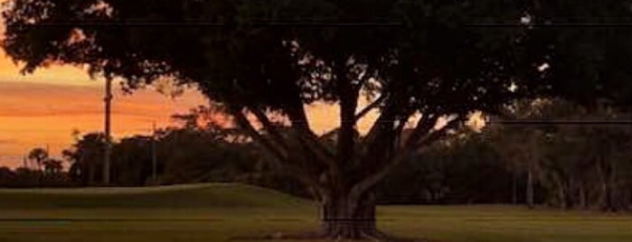 Boca Woods Country Club is one of Cameron'un Beğendiği Mekanlar.