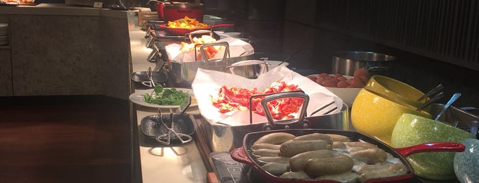 Plaza Brasserie is one of Micheenli Guide: Popular Buffet spreads, Singapore.