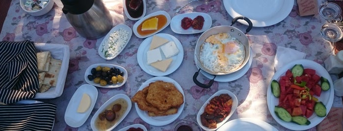 Nirvana Kahvaltı Evi is one of İzmir.