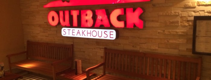 Outback Steakhouse is one of Tempat yang Disukai Paulo(tim beta).