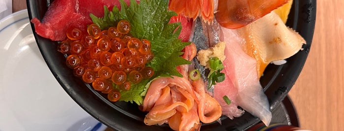 Sushizanmai Takumi is one of tokyo food.
