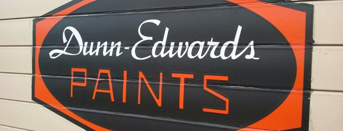 Dunn-Edwards Paints is one of Jim 님이 좋아한 장소.