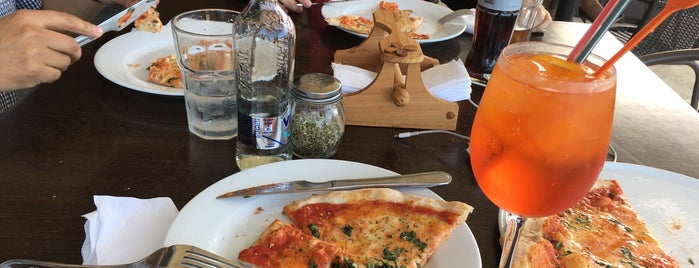 Trattoria y Pizzería Di Alessandro Guarneri is one of สถานที่ที่ Valeria ถูกใจ.