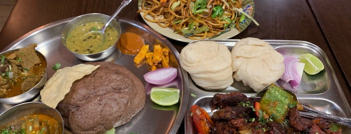 Lali Guras Restaurant is one of Tempat yang Disimpan Johanna.