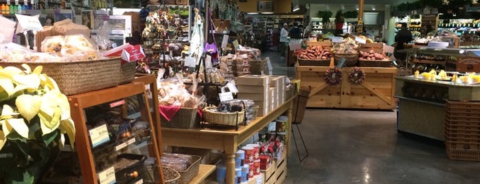 Davis Food Co-op is one of Raeさんのお気に入りスポット.