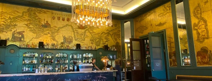 Die Goldene Bar is one of Restaurants in München.