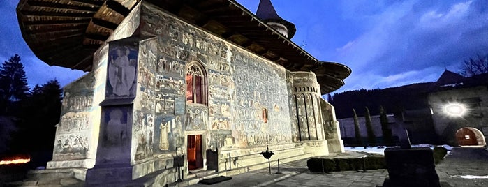 Mânăstirea Voroneț is one of RO.