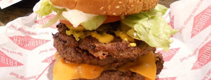 Fatburger is one of Lugares favoritos de Abdulrahman.