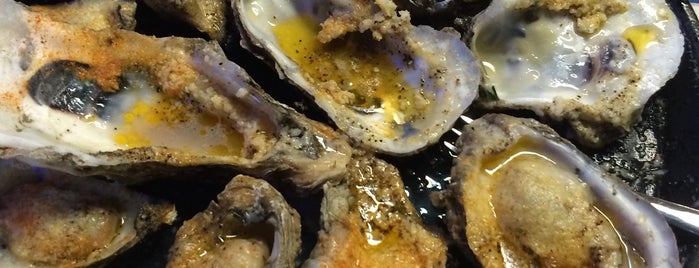 Hunt's Oyster Bar & Seafood Restaurant is one of 30-A Food.